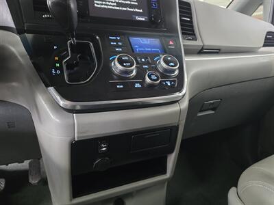 2015 Toyota Sienna LE 7-Passenger 4DR MINI-VAN - Photo 24 - Hamilton, OH 45015