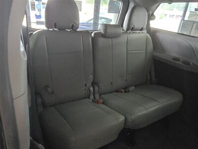 2015 Toyota Sienna LE 7-Passenger 4DR MINI-VAN - Photo 17 - Hamilton, OH 45015
