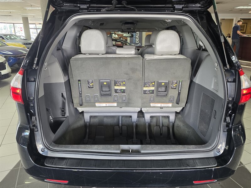 2015 Toyota Sienna LE 7-Passenger 4DR MINI-VAN - Photo 36 - Hamilton, OH 45015