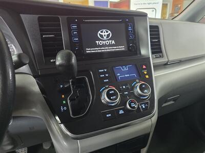 2015 Toyota Sienna LE 7-Passenger 4DR MINI-VAN - Photo 23 - Hamilton, OH 45015
