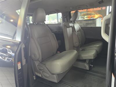 2015 Toyota Sienna LE 7-Passenger 4DR MINI-VAN - Photo 16 - Hamilton, OH 45015