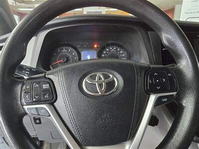 2015 Toyota Sienna LE 7-Passenger 4DR MINI-VAN - Photo 22 - Hamilton, OH 45015