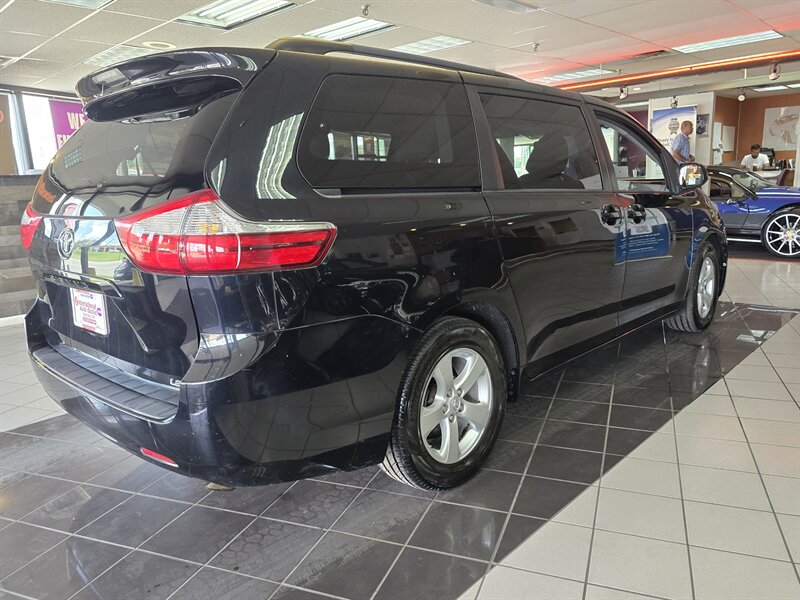 2015 Toyota Sienna LE 7-Passenger 4DR MINI-VAN - Photo 4 - Hamilton, OH 45015