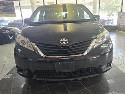 2015 Toyota Sienna LE 7-Passenger 4DR MINI-VAN - Photo 2 - Hamilton, OH 45015
