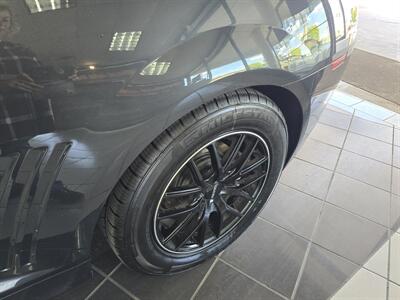 2015 Chevrolet Camaro LT 2DR CONVERTIBLE/V6   - Photo 28 - Hamilton, OH 45015