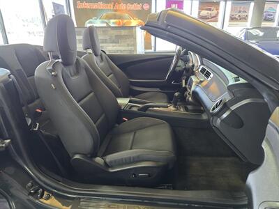 2015 Chevrolet Camaro LT 2DR CONVERTIBLE/V6   - Photo 15 - Hamilton, OH 45015