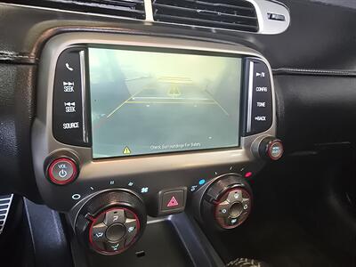 2015 Chevrolet Camaro LT 2DR CONVERTIBLE/V6   - Photo 21 - Hamilton, OH 45015