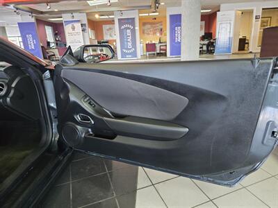 2015 Chevrolet Camaro LT 2DR CONVERTIBLE/V6   - Photo 13 - Hamilton, OH 45015