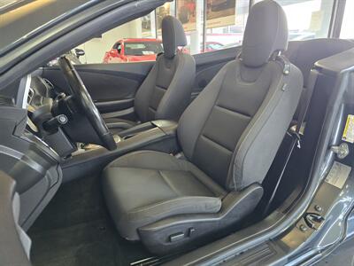 2015 Chevrolet Camaro LT 2DR CONVERTIBLE/V6   - Photo 11 - Hamilton, OH 45015