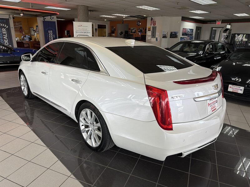 2017 Cadillac XTS Luxury 4DR SEDAN - Photo 8 - Hamilton, OH 45015