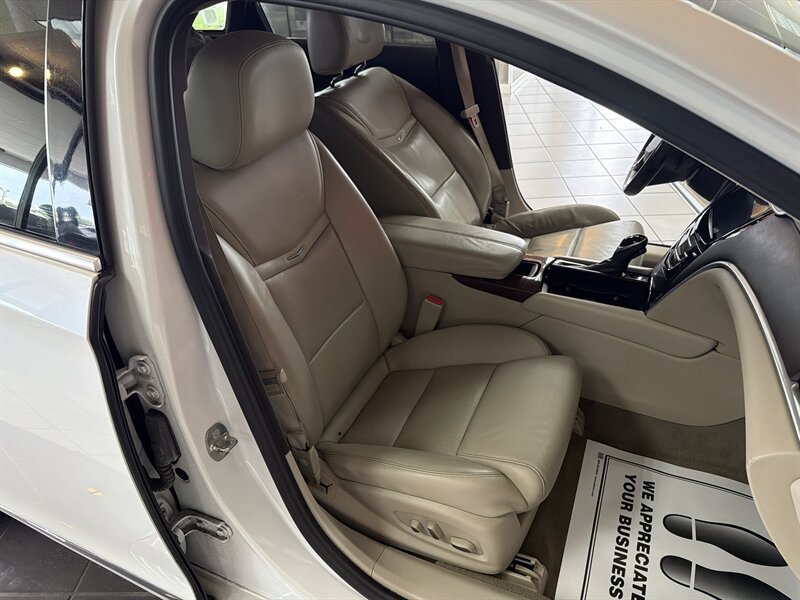 2017 Cadillac XTS Luxury 4DR SEDAN - Photo 17 - Hamilton, OH 45015