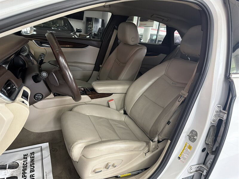 2017 Cadillac XTS Luxury 4DR SEDAN - Photo 10 - Hamilton, OH 45015