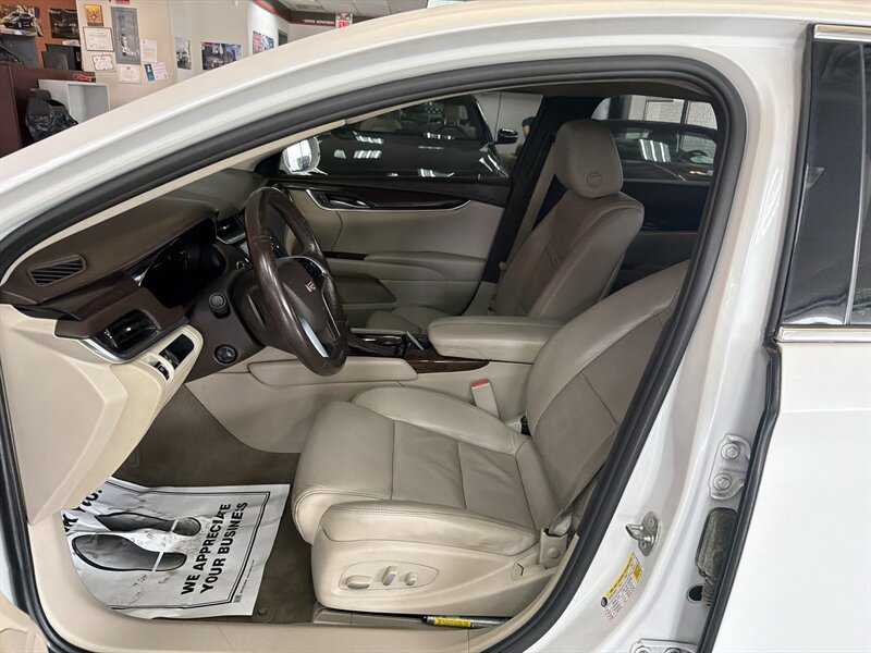2017 Cadillac XTS Luxury 4DR SEDAN - Photo 9 - Hamilton, OH 45015