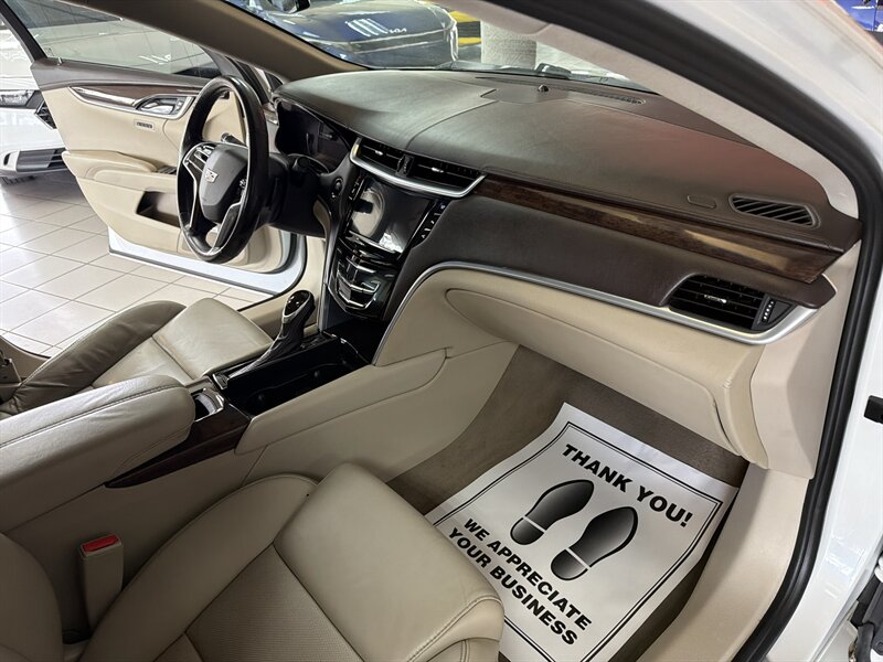 2017 Cadillac XTS Luxury 4DR SEDAN - Photo 18 - Hamilton, OH 45015