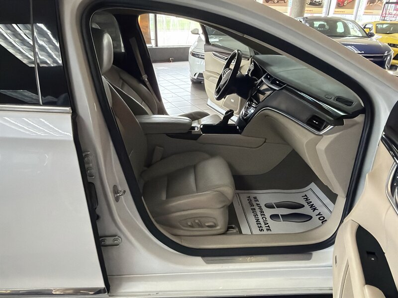 2017 Cadillac XTS Luxury 4DR SEDAN - Photo 16 - Hamilton, OH 45015