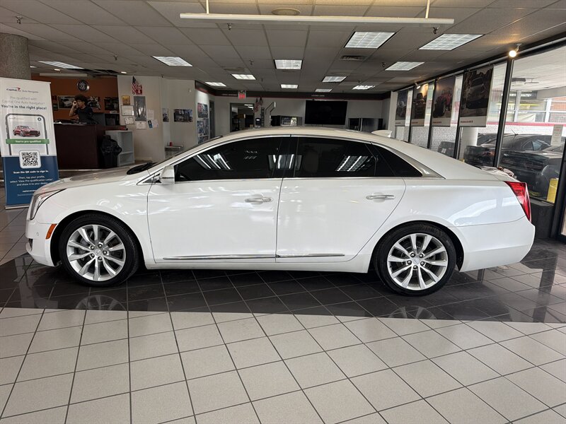 2017 Cadillac XTS Luxury 4DR SEDAN - Photo 2 - Hamilton, OH 45015