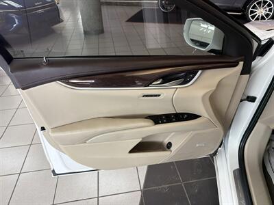 2017 Cadillac XTS Luxury 4DR SEDAN - Photo 11 - Hamilton, OH 45015