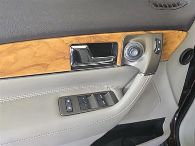 2012 Lincoln MKX Base 4DR SUV AWD   - Photo 17 - Hamilton, OH 45015