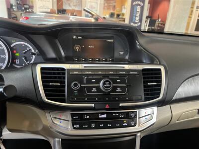 2013 Honda Accord LX   - Photo 11 - Hamilton, OH 45015