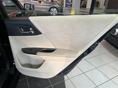 2013 Honda Accord LX   - Photo 19 - Hamilton, OH 45015