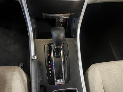 2013 Honda Accord LX   - Photo 14 - Hamilton, OH 45015