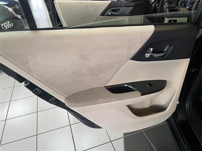2013 Honda Accord LX   - Photo 17 - Hamilton, OH 45015
