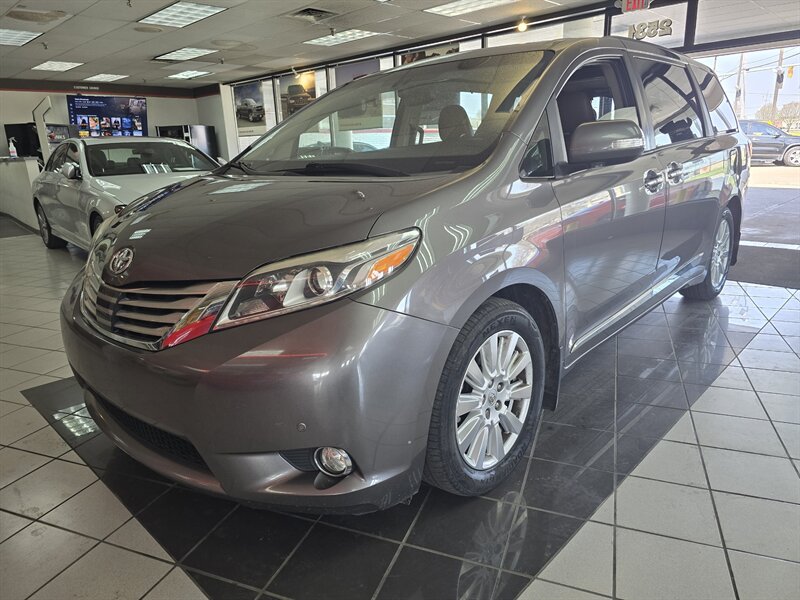 2017 Toyota Sienna Limited 7-Passenger 4DR MINI-VAN   - Photo 1 - Hamilton, OH 45015