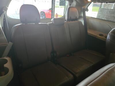 2017 Toyota Sienna Limited 7-Passenger 4DR MINI-VAN   - Photo 16 - Hamilton, OH 45015