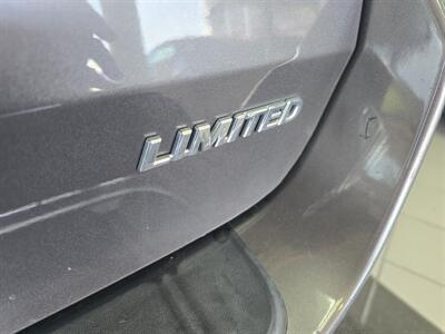 2017 Toyota Sienna Limited 7-Passenger 4DR MINI-VAN   - Photo 36 - Hamilton, OH 45015