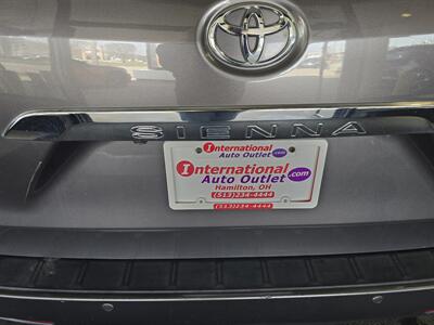 2017 Toyota Sienna Limited 7-Passenger 4DR MINI-VAN   - Photo 37 - Hamilton, OH 45015