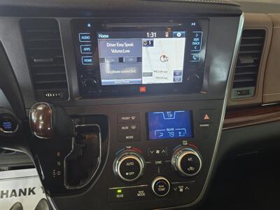 2017 Toyota Sienna Limited 7-Passenger 4DR MINI-VAN   - Photo 28 - Hamilton, OH 45015