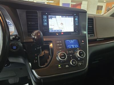 2017 Toyota Sienna Limited 7-Passenger 4DR MINI-VAN   - Photo 30 - Hamilton, OH 45015