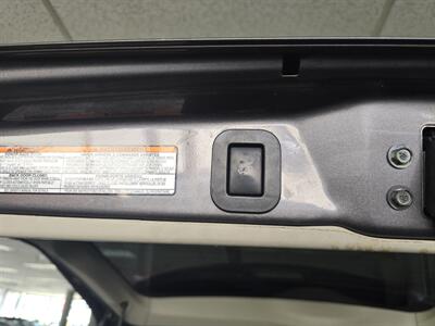 2017 Toyota Sienna Limited 7-Passenger 4DR MINI-VAN   - Photo 39 - Hamilton, OH 45015