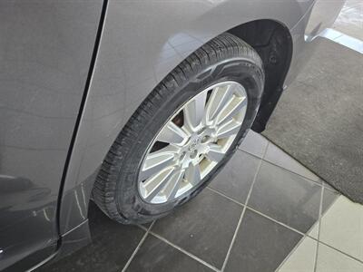 2017 Toyota Sienna Limited 7-Passenger 4DR MINI-VAN   - Photo 42 - Hamilton, OH 45015