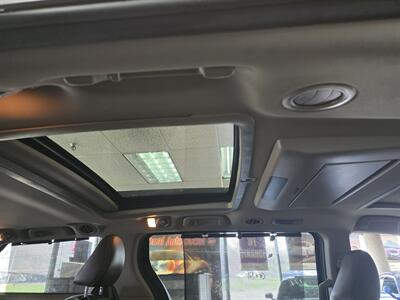 2017 Toyota Sienna Limited 7-Passenger 4DR MINI-VAN   - Photo 17 - Hamilton, OH 45015