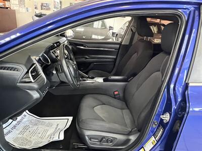 2018 Toyota Camry LE 4DR SEDAN   - Photo 8 - Hamilton, OH 45015