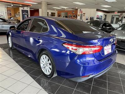 2018 Toyota Camry LE 4DR SEDAN   - Photo 7 - Hamilton, OH 45015