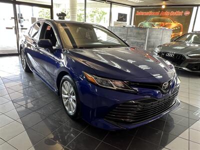2018 Toyota Camry LE 4DR SEDAN   - Photo 4 - Hamilton, OH 45015