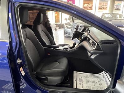 2018 Toyota Camry LE 4DR SEDAN   - Photo 21 - Hamilton, OH 45015