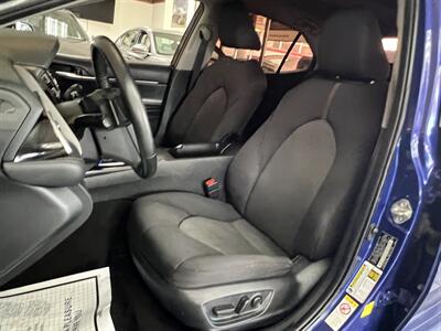 2018 Toyota Camry LE 4DR SEDAN   - Photo 9 - Hamilton, OH 45015