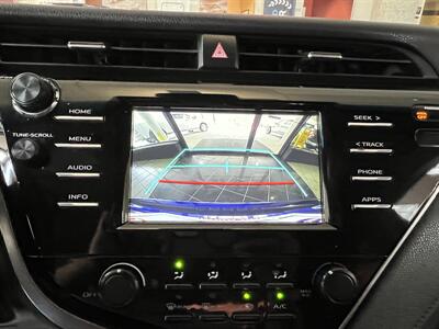2018 Toyota Camry LE 4DR SEDAN   - Photo 15 - Hamilton, OH 45015