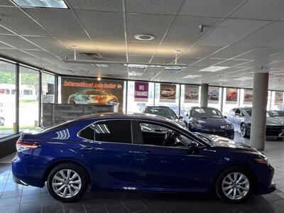 2018 Toyota Camry LE 4DR SEDAN   - Photo 5 - Hamilton, OH 45015