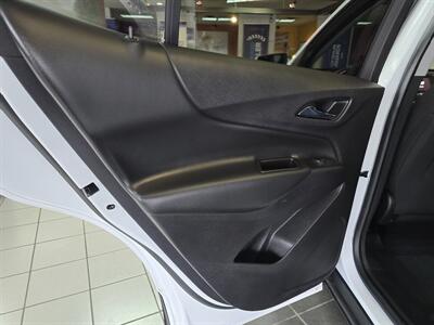 2022 Chevrolet Equinox LT 4DR SUV w/1LT   - Photo 10 - Hamilton, OH 45015