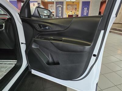 2022 Chevrolet Equinox LT 4DR SUV w/1LT   - Photo 12 - Hamilton, OH 45015