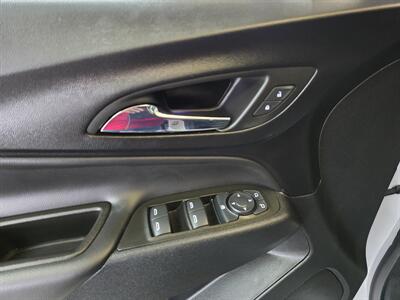 2022 Chevrolet Equinox LT 4DR SUV w/1LT   - Photo 18 - Hamilton, OH 45015