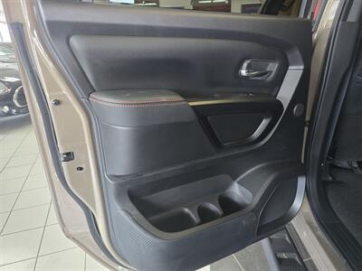2024 Nissan Titan PRO-4X 4DR CREWCAB 4X4 - Photo 10 - Hamilton, OH 45015