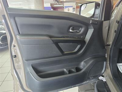 2024 Nissan Titan PRO-4X 4DR CREWCAB 4X4 - Photo 7 - Hamilton, OH 45015