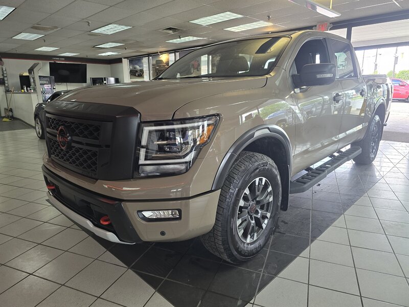 2024 Nissan Titan PRO-4X 4DR CREWCAB 4X4   - Photo 1 - Hamilton, OH 45015