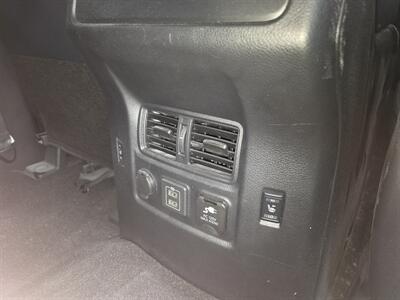 2024 Nissan Titan PRO-4X 4DR CREWCAB 4X4 - Photo 17 - Hamilton, OH 45015