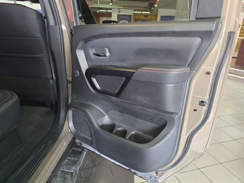 2024 Nissan Titan PRO-4X 4DR CREWCAB 4X4 - Photo 16 - Hamilton, OH 45015